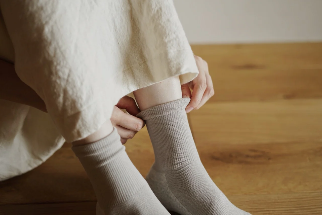 Cotton Cashmere Walking Socks - Light Grey - Image 5