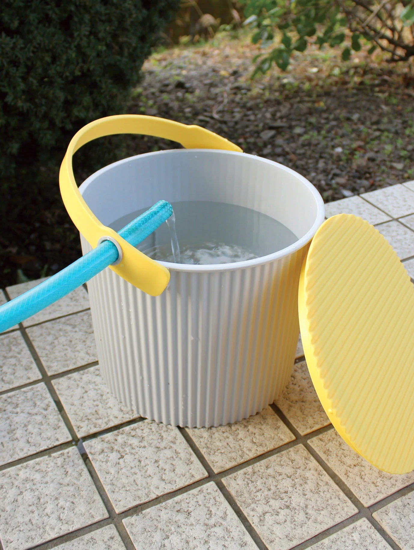 Hachiman Fraichair S Storage Bucket 8L - Grey Yellow - Image 4