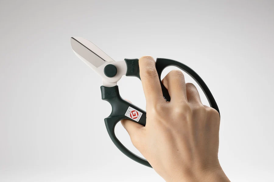 Sakagen F-170 Flower Scissors Pink - Image 3