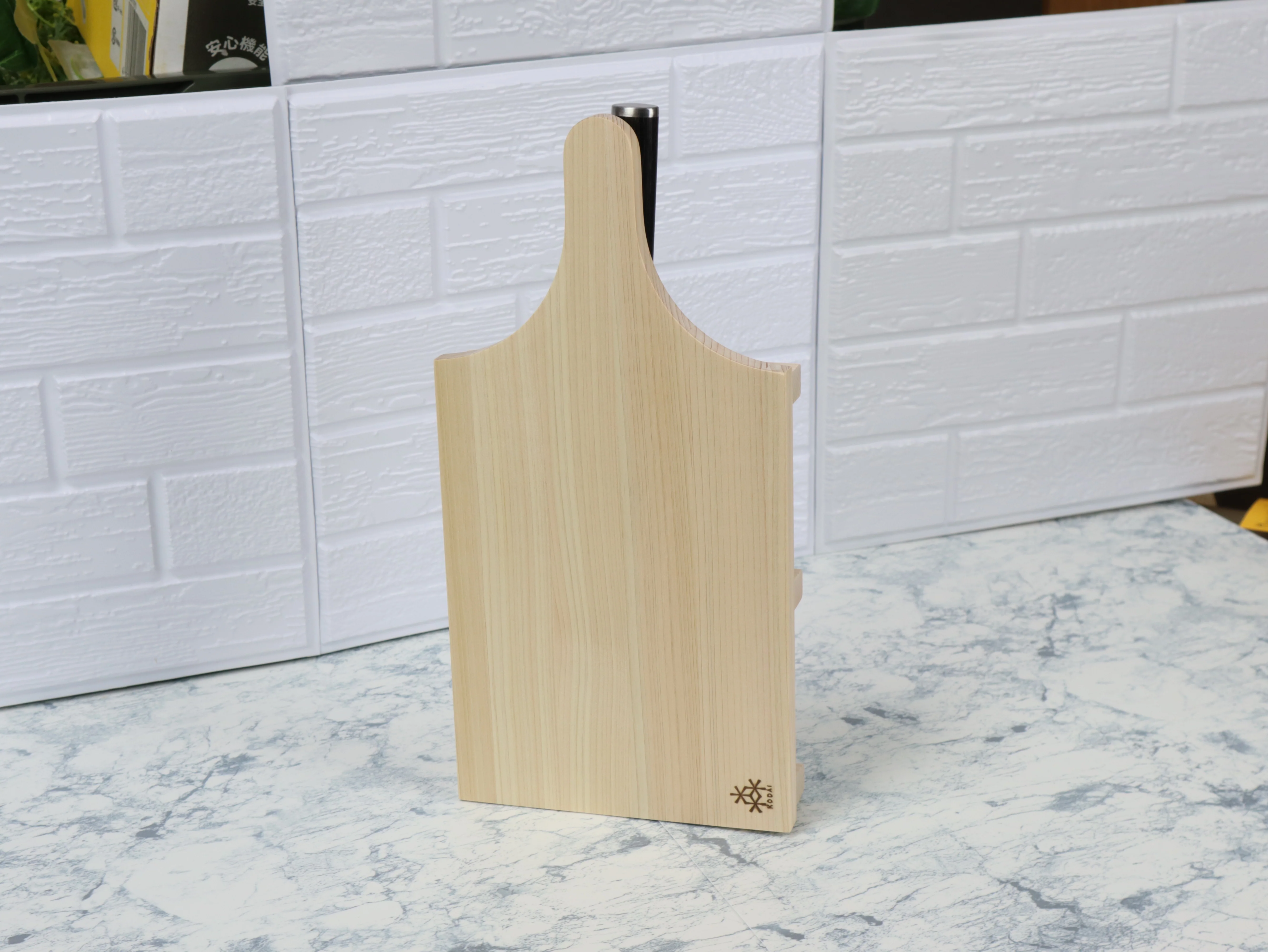 Hinoki Versatile Standing Plate Rectangle with Knife Slot - Image 5