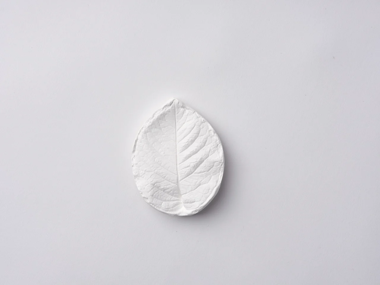 Incense Holder & Aroma Ornament -  Hydrangea Leaf - Image 4