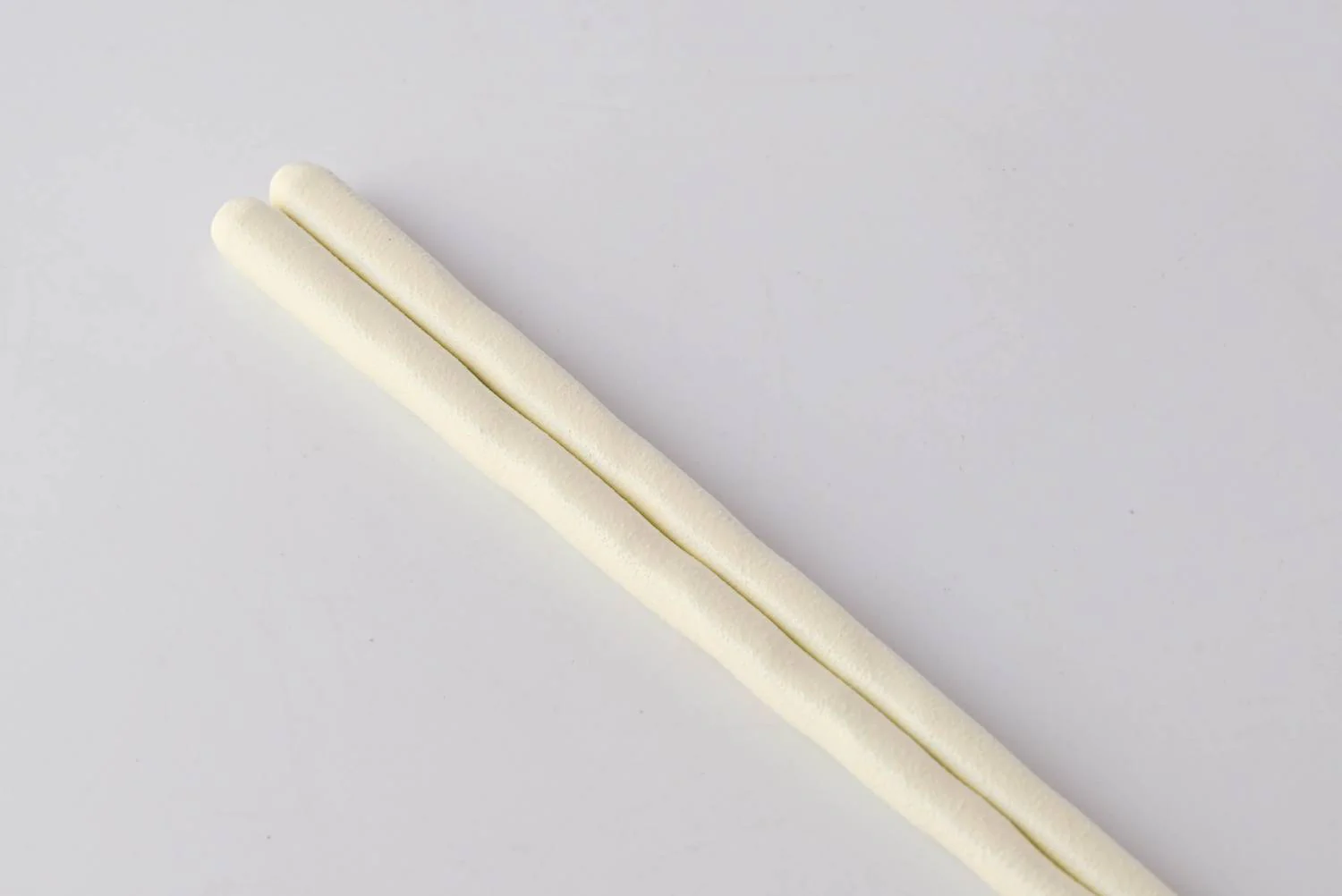 Kawai Kurabi White Chopsticks 23cm - Image 4