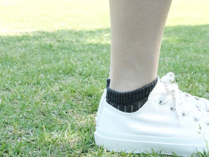 Linen Cotton Anklet Socks - Charcoal - Image 2