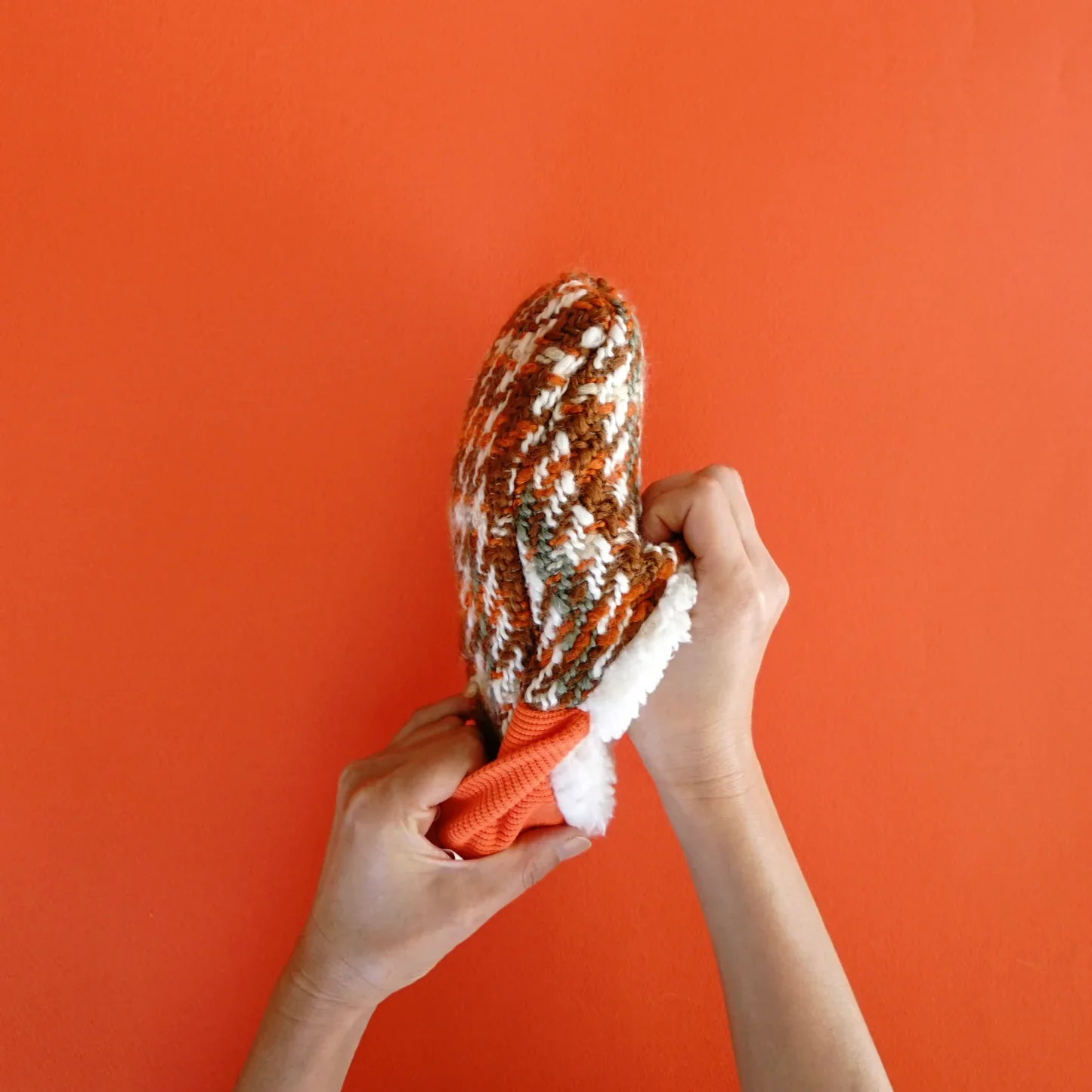 Merippa Hound Check x Boa Pile Orange Japanese Slippers - Image 4