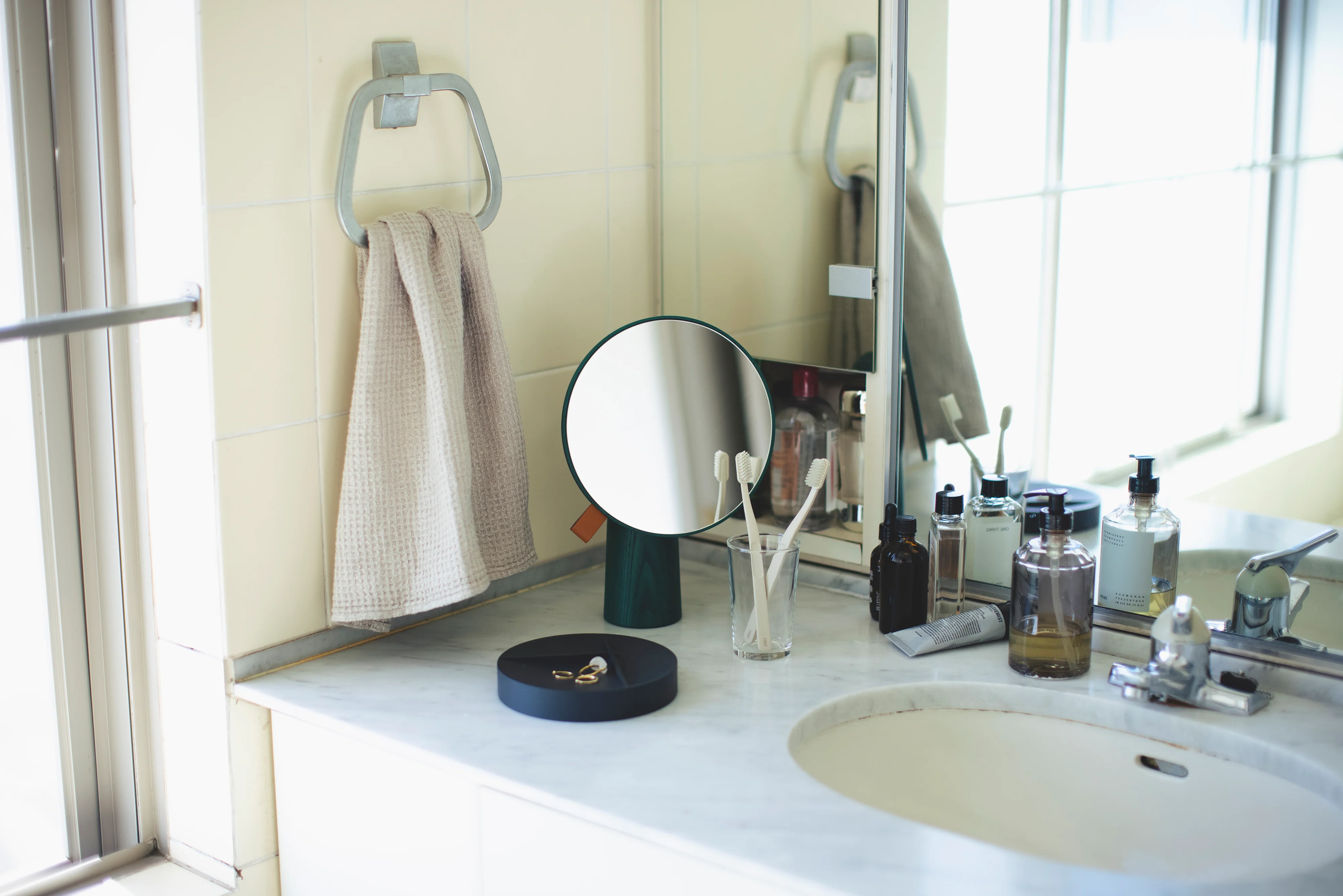 Sasaki Pivot Mirror Pale Pink - Image 5