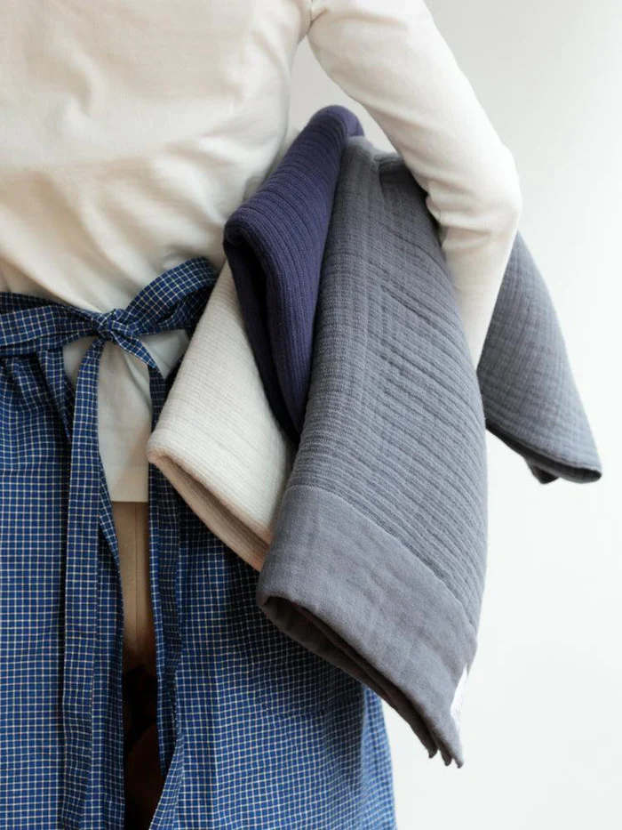 Shinto inner pile face and hand towel navy - 29 x 82cm - Image 3