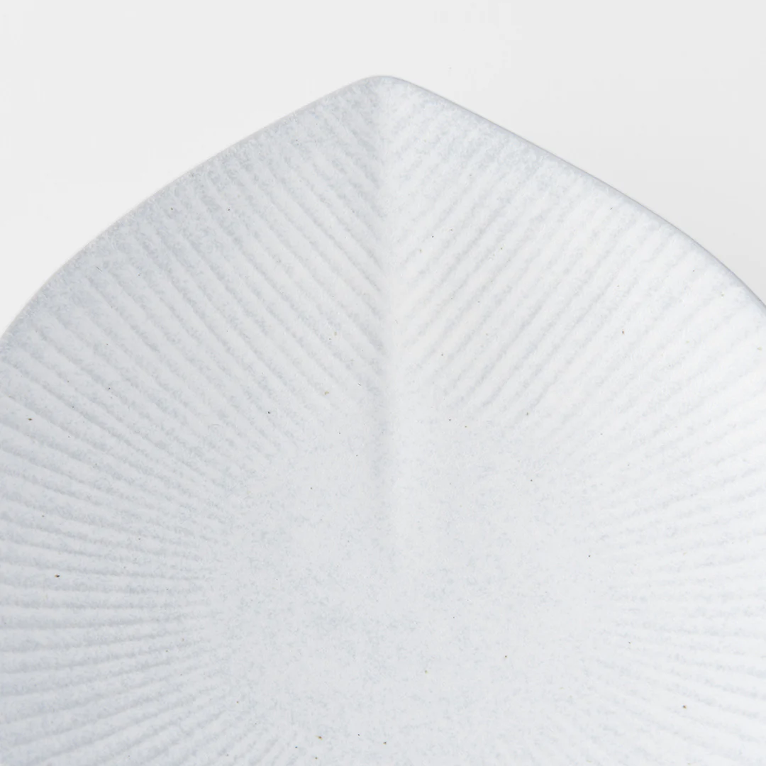 Snow Leaf rounded small plate 12cm - Image 3