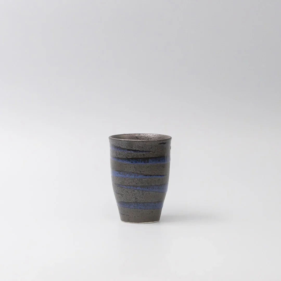 Sushi Mug Bright Blue Spiral On Black 400ml - Image 4